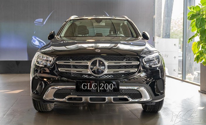 Mercedes GLC 200 SUV gầm cao mấy chỗ ngồi ?
