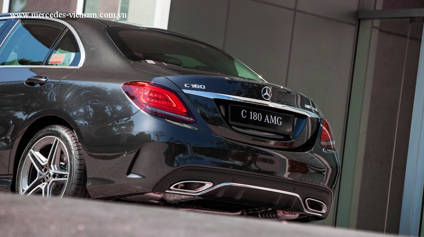Mercedes C180 AMG 2022 mercedes-vietnam-com-vn (3)